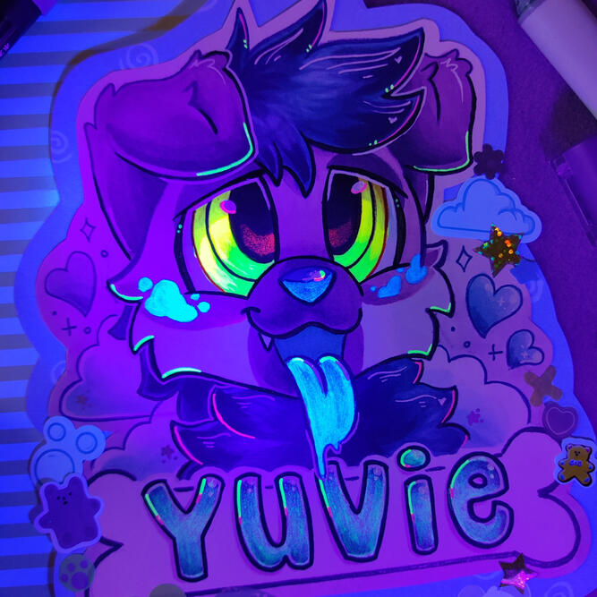 UV-reactive badge